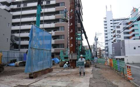 基礎杭撤去工事の写真